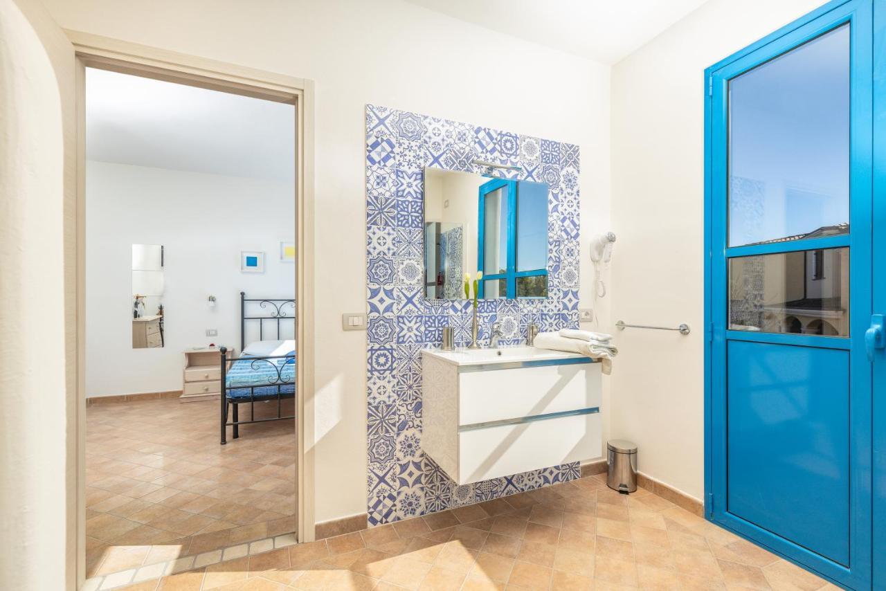 Hotel H14 Porto Frailis Àrbatax Esterno foto