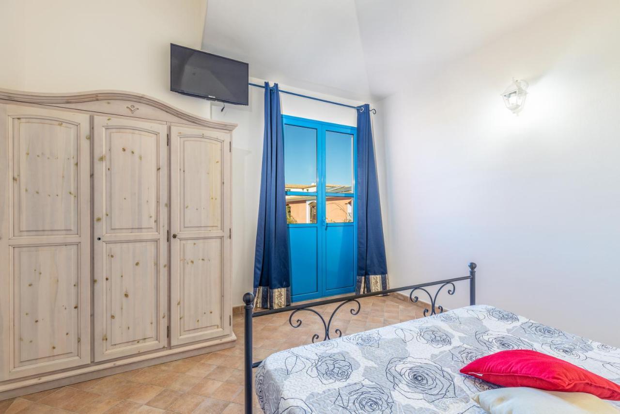 Hotel H14 Porto Frailis Àrbatax Esterno foto